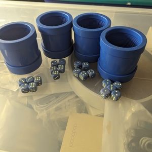 Dice shaker ( set of 4 cups )